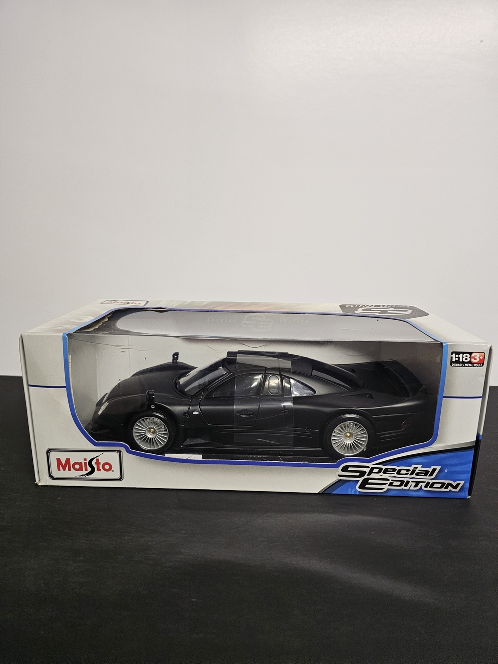 Maisto 1:18 Mercedes-Benz CLK-GTR Street Version Diecast Car Black